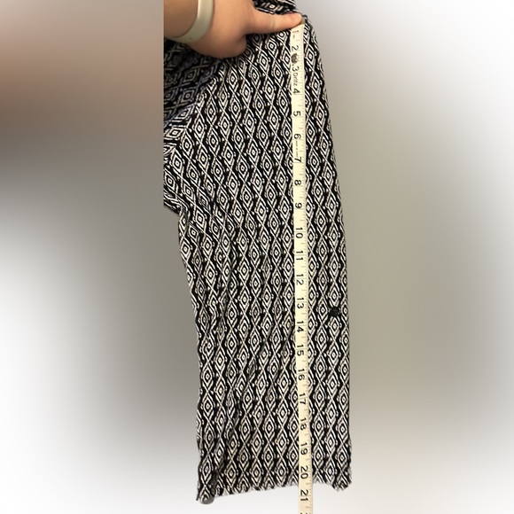 WTB3. NWOT Mixed Print Blouse | 1X - Picture 3 of 7